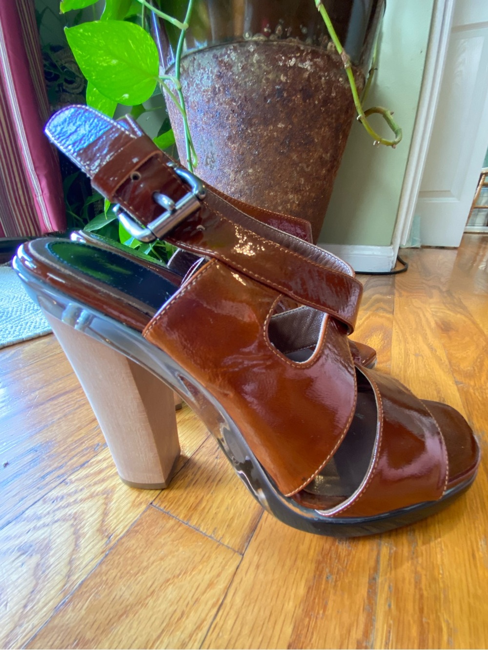 Marni Vintage Brown Patent Leather Lucite Wood Platform Sandals 39.5